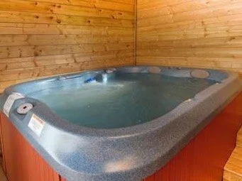 Foto de la bañera de hidromasaje en la Casa de 5 dormitorios.