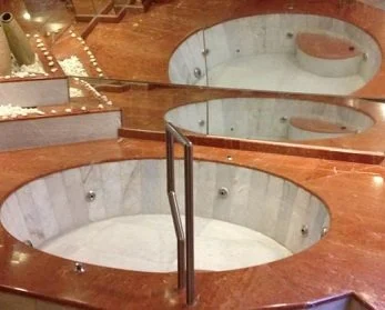 Jacuzzi privado que puedes encontrar en la Suite con bañera de hidromasaje