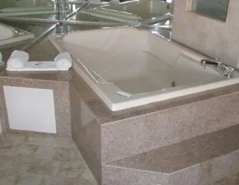 Hidromasaje en la Suite para una estancia muy especial o aniversario de bodas.
