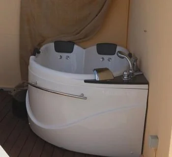 Interior de el Apartamento Ático donde tienes bañera de hidromasaje.