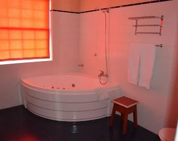El jacuzzi que encuentras en la Suite.