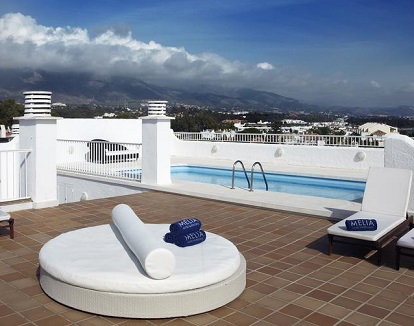 Suite Ático con 600 metros cuadrados y piscina privada en el ático con vistas. Una habitación de puro lujo con piscina privada.