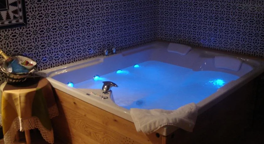 jacuzzi en la habitacion