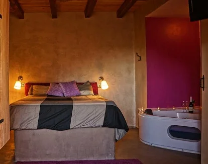 Suite de lujo con jacuzzi y chimenea en Taull en la provincia de Lleida