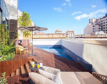 Suite Presidencial con piscina privada en hotel OD de Barcelona donde puedes pasar unas de las mejores estancias con tu pareja y disfrutar juntos de la piscina.