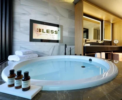 jacuzzi privado en la habitación