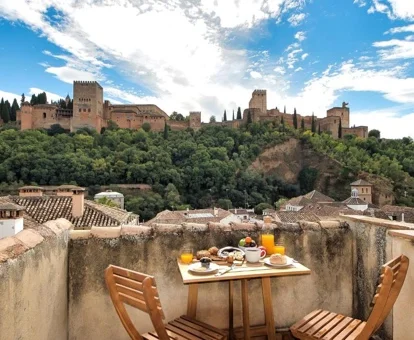 Terraza con vistas a la Alhamara The Lovers Boutique Granada