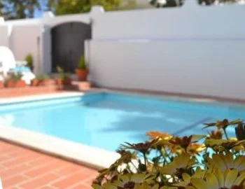 La Villa con piscina privada con encanto y jacuzzi para enamorados.