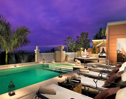Una de las lujosas y elegantes villas con piscina privada que puedes encontrar en Adeje en el hotel Royal Garden Villas.