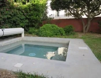 Interior de la Villa con vistas al mar donde tienes bañera de hidromasaje.