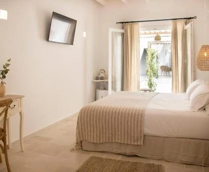 Una de las luminosas habitaciones dobles de este coqueto hotel.