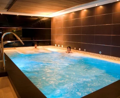 Zona de aguas del centro de spa del hotel.