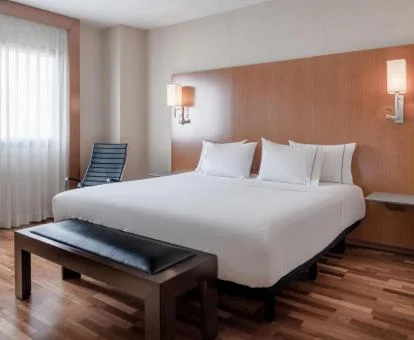 Una de las cómodas habitaciones dobles de este elegante hotel.