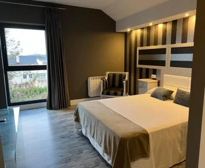 Una de las modernas y acogedoras habitaciones dobles del hotel.