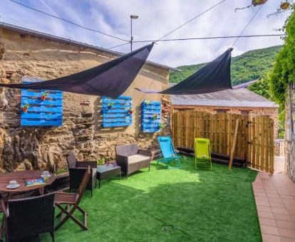 Zona exterior privada de esta coqueta casa rural.