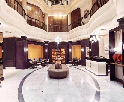 Precioso hall de entrada de este céntrico hotel con encanto.