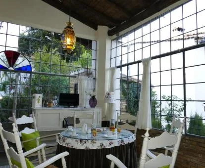 Interior de una de las acogedoras casas de este establecimiento.