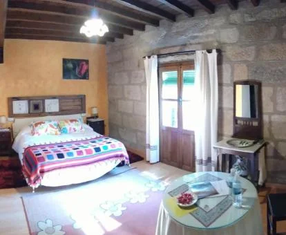 Una de las coquetas habitaciones de esta posada rural.