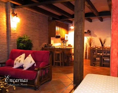 Uno de los mejor valorados para una escapada romántica rural con jacuzzi en la habitación en Braojos de la Sierra muy cerca de Madrid Foto del encantador y romántico apartamento rural con jacuzzi privado que puedes encontrar cerca de Madrid en Las Encarnas en Braojos de la Sierra