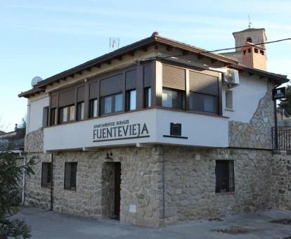 Complejo rural de apartamentos con jacuzzi privado ideal para parejas.