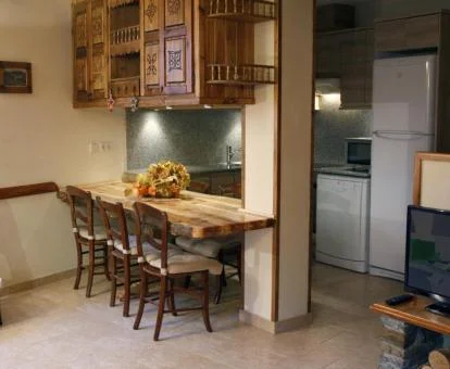 Interior de uno de los preciosos apartamentos rústicos de este complejo.