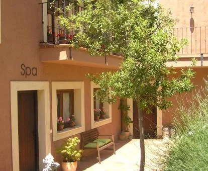 Zona exterior de este coqueto hotel rural.