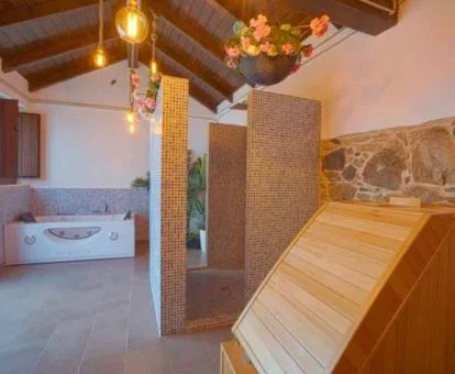 Instalaciones de este acogedor centro de bienestar ideal para parejas.