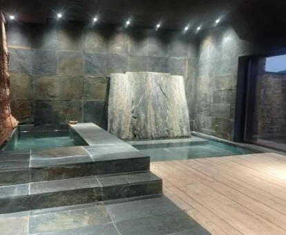 Acogedor centro de bienestar de este hotel ideal para parejas.