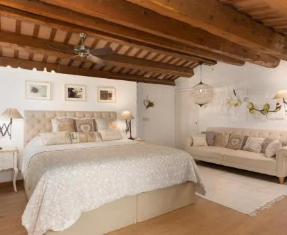 Una de las hermosas habitaciones de este coqueto hotel boutique rodeado de naturaleza.