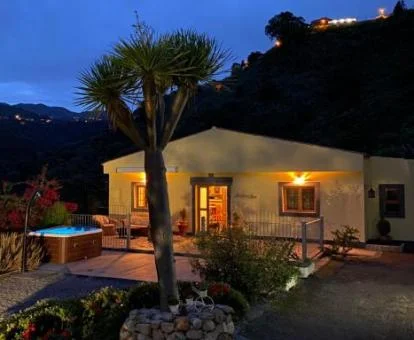 Preciosa casa independiente con jacuzzi exteriro rodeada de naturaleza.