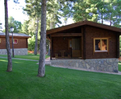 Alojamientos independientes de este precioso camping en la naturaleza.