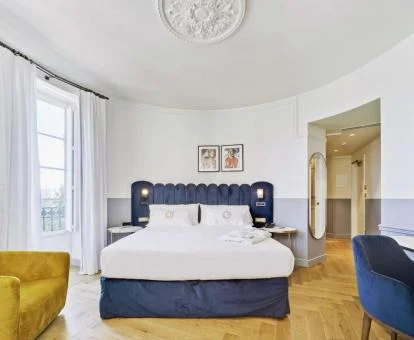 Una de las elegantes habitaciones de lujo de este hotel boutique.