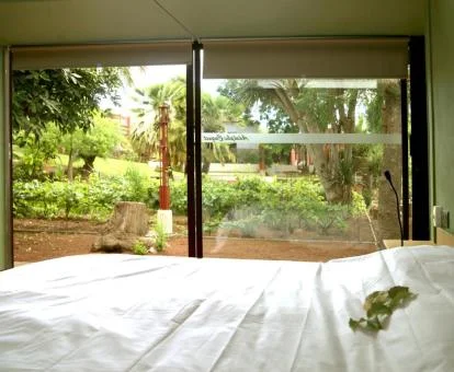 Una de las habitaciones con acceso directo a los jardines de este hermoso hotel rural.