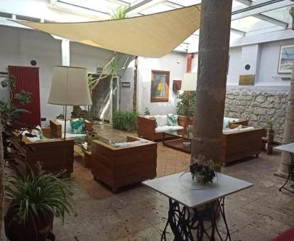 Uno de los cómodos espacios de uso compartido del hotel.