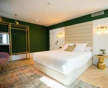 Una de las amplias y lumminosas habitaciones dobles del hotel.