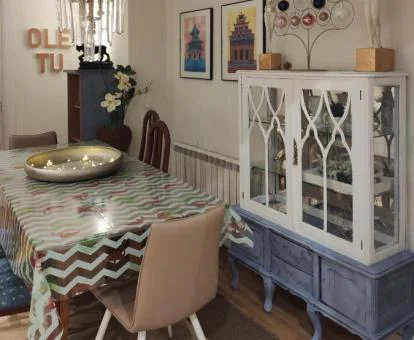 Interior de este apartamento independiente con jacuzzi privado.