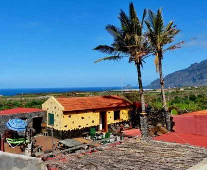 Preciosa casa independiente con amplias zonas exteriores en un bello entorno natural.