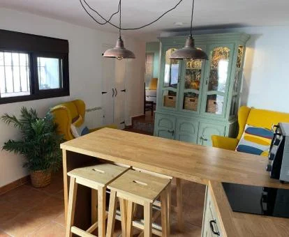 Interior de uno de los acogedores apartamentos de este establecimiento rural. 