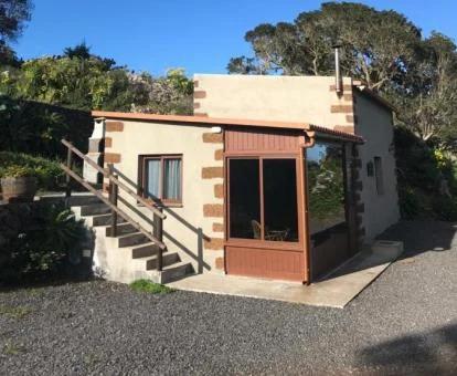 Coqueta casa independiente ideal para parejas con zona exterior privada.