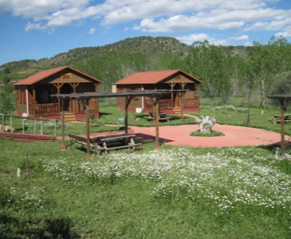 Casitas independientes en medio de la naturaleza de este establecimiento rural.