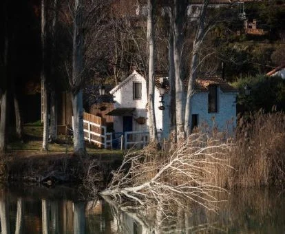 Hermosa casita rural independiente a orillas de la laguna de San Pedro.