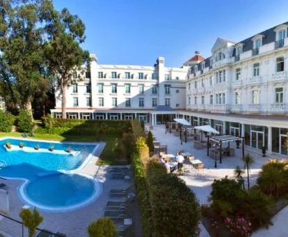 Fabuloso hotel con piscina y zonas exteriores.