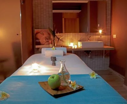 Sala para masajes y tratamientos del centro de bienestar del hotel.