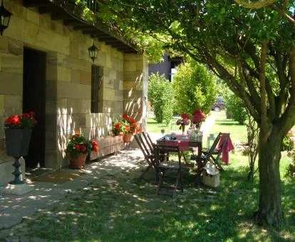 Bonitas zonas exteriores de este hotel romántico.