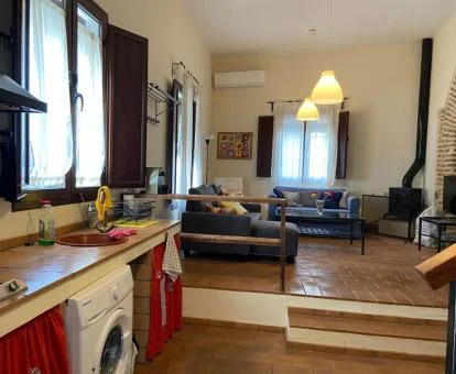 Interior de este acogedor apartamento dúplex perfecto para parejas.