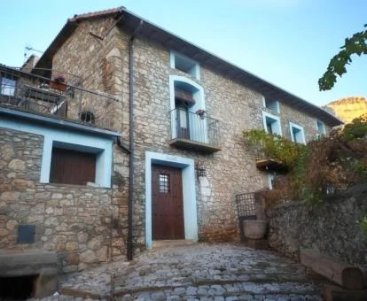 Edificio de piedra de este hotel rural solo para adultos.