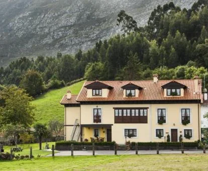 Hermoso edificio de este hotel boutique en un maravilloso entorno natural para descansar.