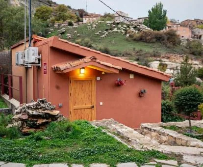 Preciosa casita independiente en un bello entorno ideal para descansar.