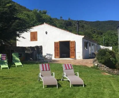 Una de las casas rurales de este establecimiento rodeado de naturaleza.