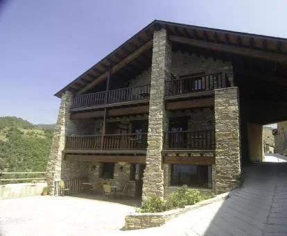 Edificio de este coqueto hotel rural con vistas a la naturaleza.